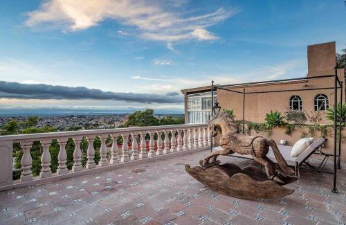 Zona Centro House | Casa Vista 6BR Villa, 16p Jacuzzi Pool, Staff & Breakfast
