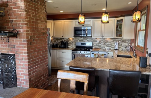 Milford House | Casa Vista Under 5 minutes to Dreams Park, dramatic long distance view, private