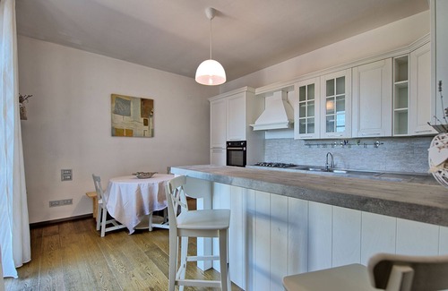 Castiglion Fiorentino Villa | Casa White - Holiday Home with private pool and big garden near Castiglion Fiorentino, in Tuscany