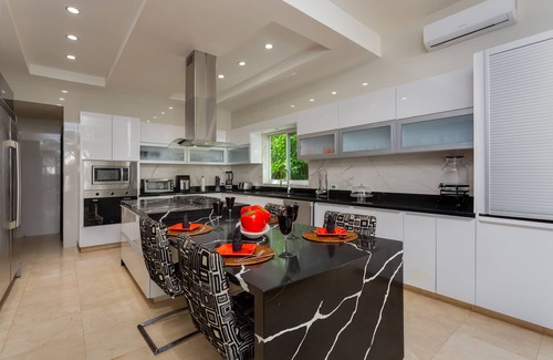 Playacar House | CASA YOLO - Luxury 4BR Villa in Playacar! Comfort, Elegance & Special Discount.