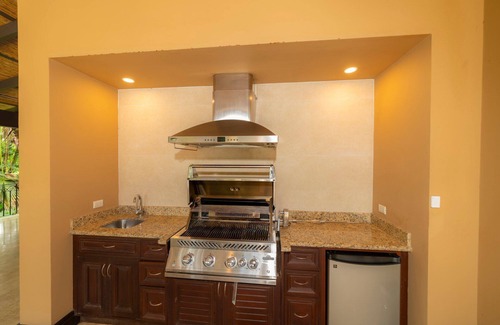 Jaco Villa | Casa Zafiro 7 bdrs private pool in Los Suenos