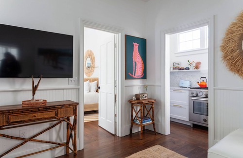 Cannonborough Elliotborough House | Casa Zoë | Cottage Row – Side-by-Side Historic Charm for Groups