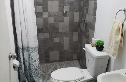 Zapopan Apartment | Casa Zona Iteso, Expo Guadalajara, Plaza del Sol, Bugambilias.