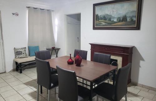 Zapopan Apartment | Casa Zona Iteso, Expo Guadalajara, Plaza del Sol, Bugambilias.