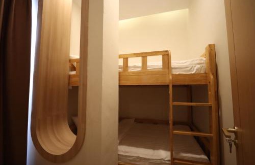 Sei Pinang House | Casabella Homestay 301 Batam Penuin
