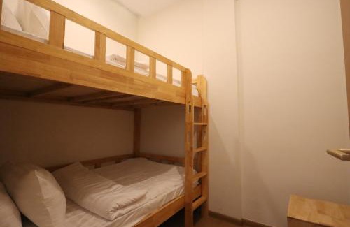 Sei Pinang House | Casabella Homestay 305 Batam Penuin