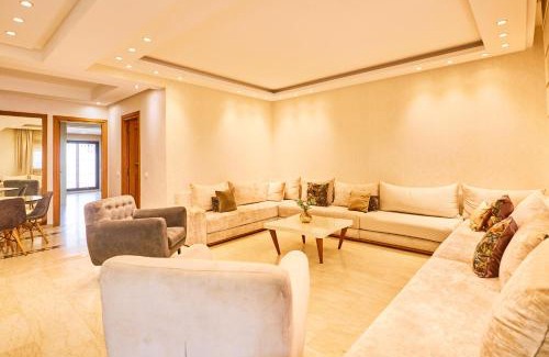 Racine Apartment | Casablanca 3 Bed Unit in Triangle Dor With Parking