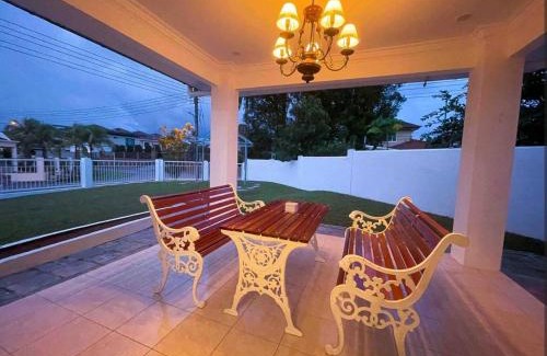 Kampung Stampin House | Casablanca Holiday Home with BBQ Pit
