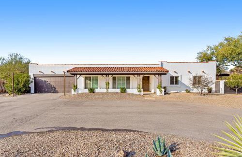 Casas Adobes West House | Casablanca Retreat
