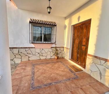 Vinuela Villa | CasaBlanca Villa Rural con piscina y barbacoa