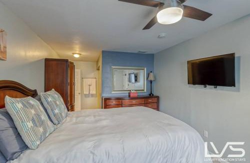 Poinsettia Heights House | CasaDelMar- Outdoor Oasis Heated Pool 5 Min 2 Beach