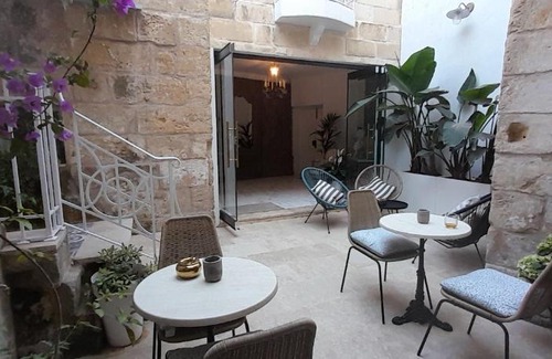 Tarxien Bed & Breakfast | CASAL ANNUNZIA Boutique BB Accomodation