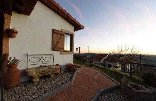 Penha Garcia Cottage | Casal da Serra - Guest accommodation