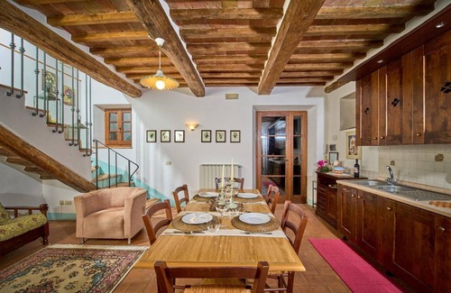Il Poggio Villa | Casale Donatelli - Five Bedroom Villa, Sleeps 10