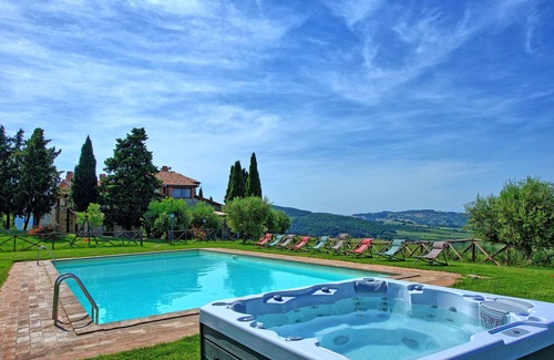 Castiglione d'Orcia Villa | Casale Santa Francesca - Country Villa with swimming pool in Orcia Valley, Tuscany