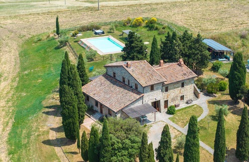 Castiglione d'Orcia Villa | Casale Santa Francesca - Country Villa with swimming pool in Orcia Valley, Tuscany