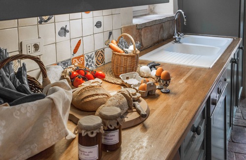 Todi Villa | Casale Torregentile, sleeps 10 in comfort and style. Superb views, A/C