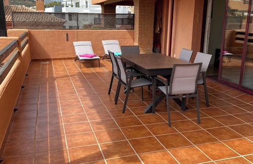Casares Apartment | Casares Golf Gardens. Superb two bed Apt in Casares with free WIFI, AC & heating