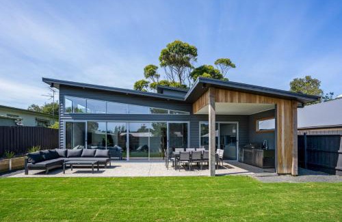 Inverloch House | CasaRona Del Mar