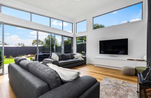 Inverloch House | CasaRona Del Mar