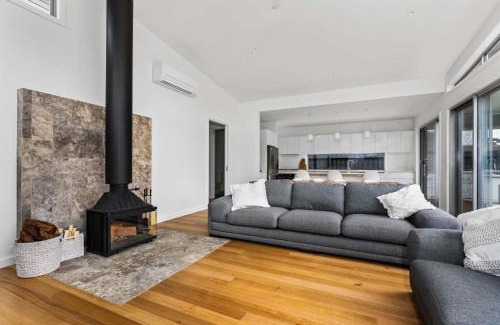 Inverloch House | CasaRona Del Mar