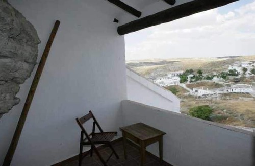 Galera House | Casas Cueva El Mirador de Galera for 8 people