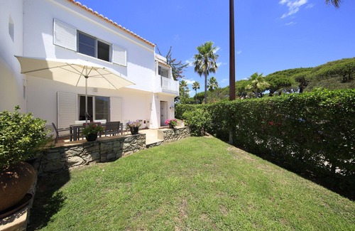 Vale do Lobo House | CASAS DA PRAIA, 53 Just a few minutes walk from the Ocean