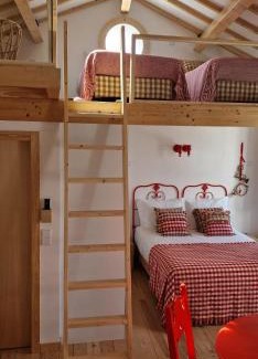 Constancia House | CASAS de CONSTÂNCIA