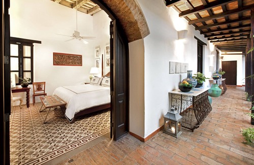 Ciudad Nueva Hotel | Casas del XVI