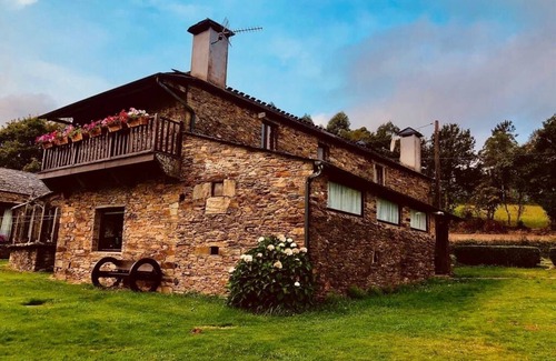 Monfero House | CASAS DO CAMPO - ALPENDRE (2 pax)