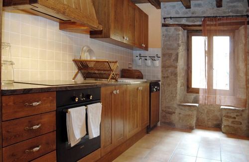 Perafita House | Casas Estamener - Rent 6 Charming Holiday Homes with 14 Bedrooms in Total