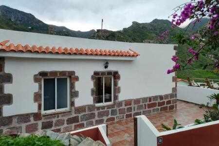 Santa Cruz de Tenerife House | Casas Galloway - Anaga Misteriosa y mágica