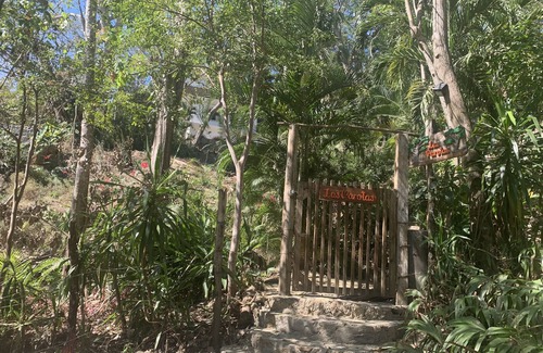 Yelapa Apartment | CASAS LAS PAROTAS 1-Room Studio Apartment with rooftop patio overlooking Bay