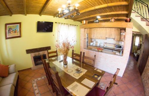 Aldeanueva del Camino House | Casas Rurales El Caminante
