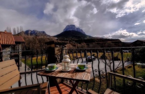 Puertolas Cottage | Casas rurales La Ribera for 8 people