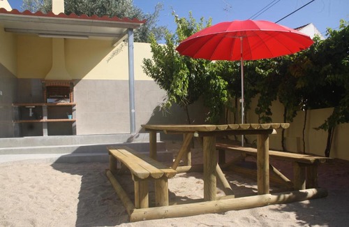Amiais de Baixo House | CasaTioManel