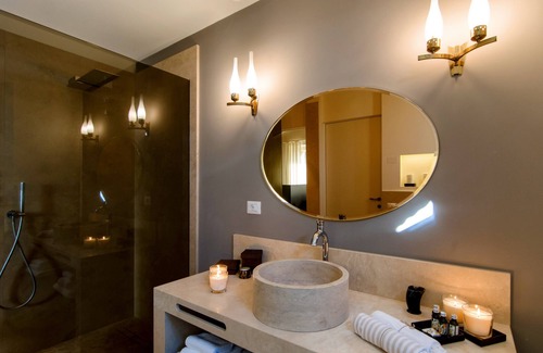 Ostra Vetere Bed & Breakfast | CasaVostra - Ambience Suites
