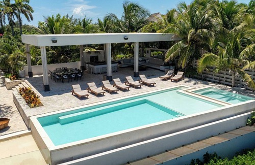 Punta Cancun Villa | CasaZul - 9BR Luxury Beachfront Villa