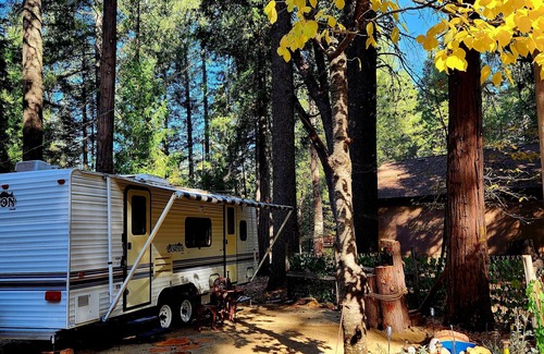Nevada City House | Cascade Caravan in the Sierra Foothills and within minutes of Scott's Flat Lake.