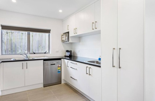 Pakuranga Heights Apartment | Cascade Cottage with Parking and Wi-Fi