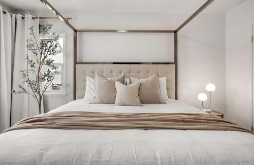 The Plaza House | Cascade Cove - Heated Pool Spa - Billiards and Lounge