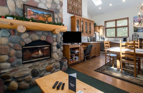 Aspen Brook House | Cascade - Spacious Family Mountain Retreat
