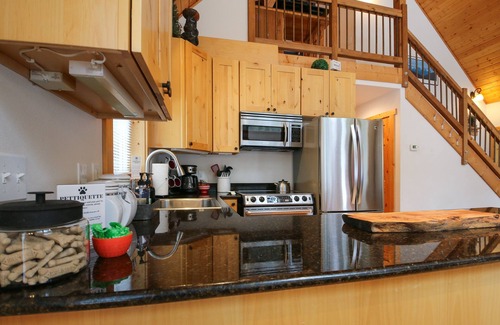 Leavenworth Cabin | Cascades Adventure Cabin 2 Bedroom Home by NW Comfy Cabins by RedAwning
