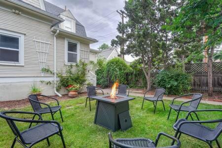 Old North End Villa | Cascading Manor - Loft HotTub SmartTVs SelfEntry FirePit