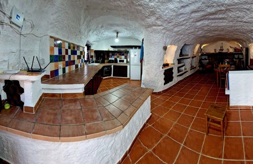 Baza House | Cascamorras Cave House "Capricho andaluz".