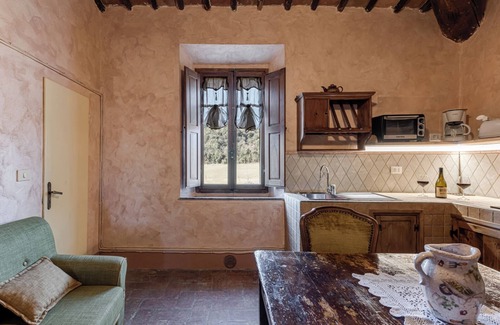 Palazzina Apartment | Casciano Apartment in a Historic Estate near Siena with swimming pool