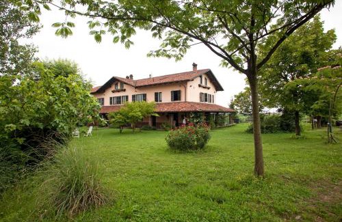 Cellarengo House | Cascina Papa Mora