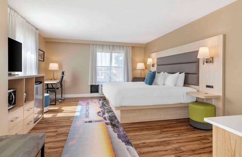 South Portland Hotel | Casco Bay Hotel Portland Airport - Maine Mall, an Ascend Collection Hotel