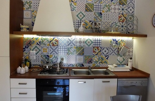 San Marco di Castellabate House | Casetta Clementina, stone farmhouse with garden in Castellabate