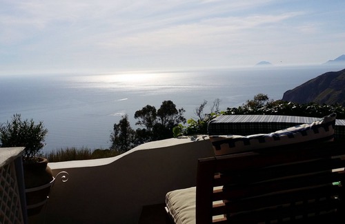 Monte Gallina Cottage | casetta eoliana romantic hideaway pool,hot tub and sauna, private use of guests